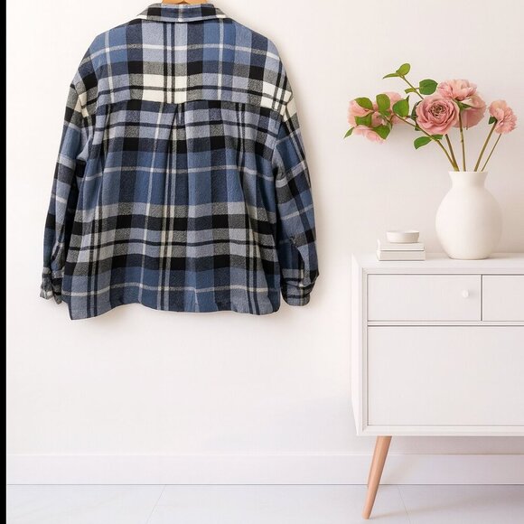 Active USA Blue Black White Plaid Sherpa Lined Shacket Women’s Size L Wool Blend - Picture 10 of 10